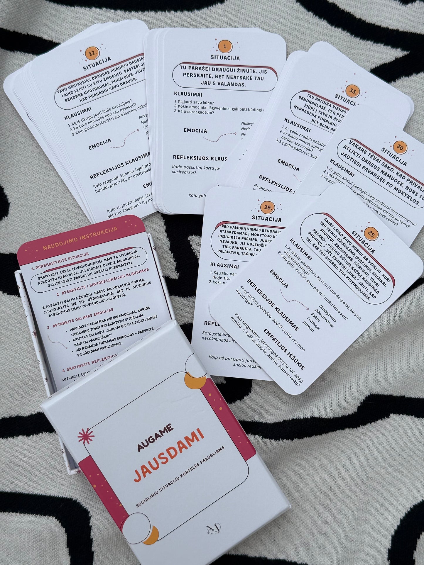 Emocijų ir Socialinių Įgūdžių Rinkinys Vaikams ir Paaugliams Augame Jausdami